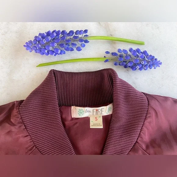Francesca’s Maroon Burgundy Red Love Fire Floral Embroidered Bomber Jacket - Picture 4 of 9